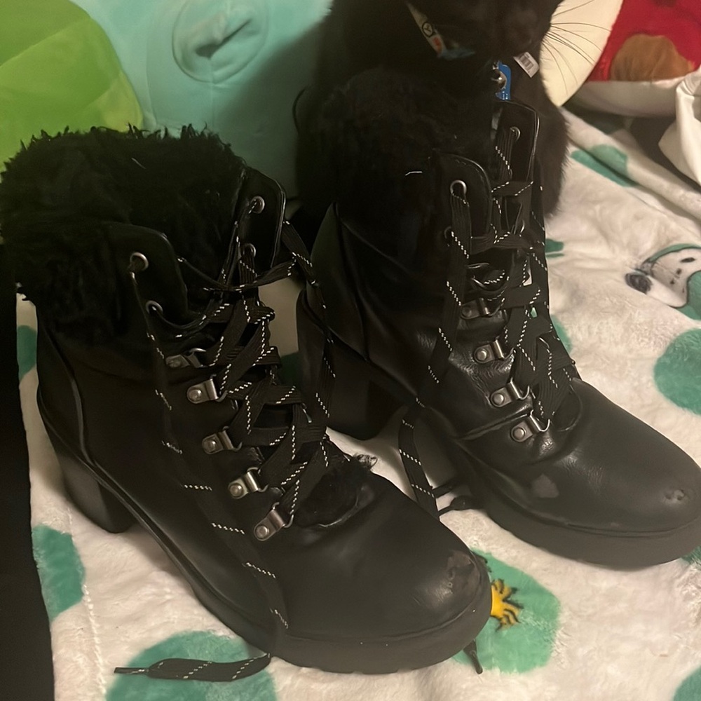 ESPRIT boots
